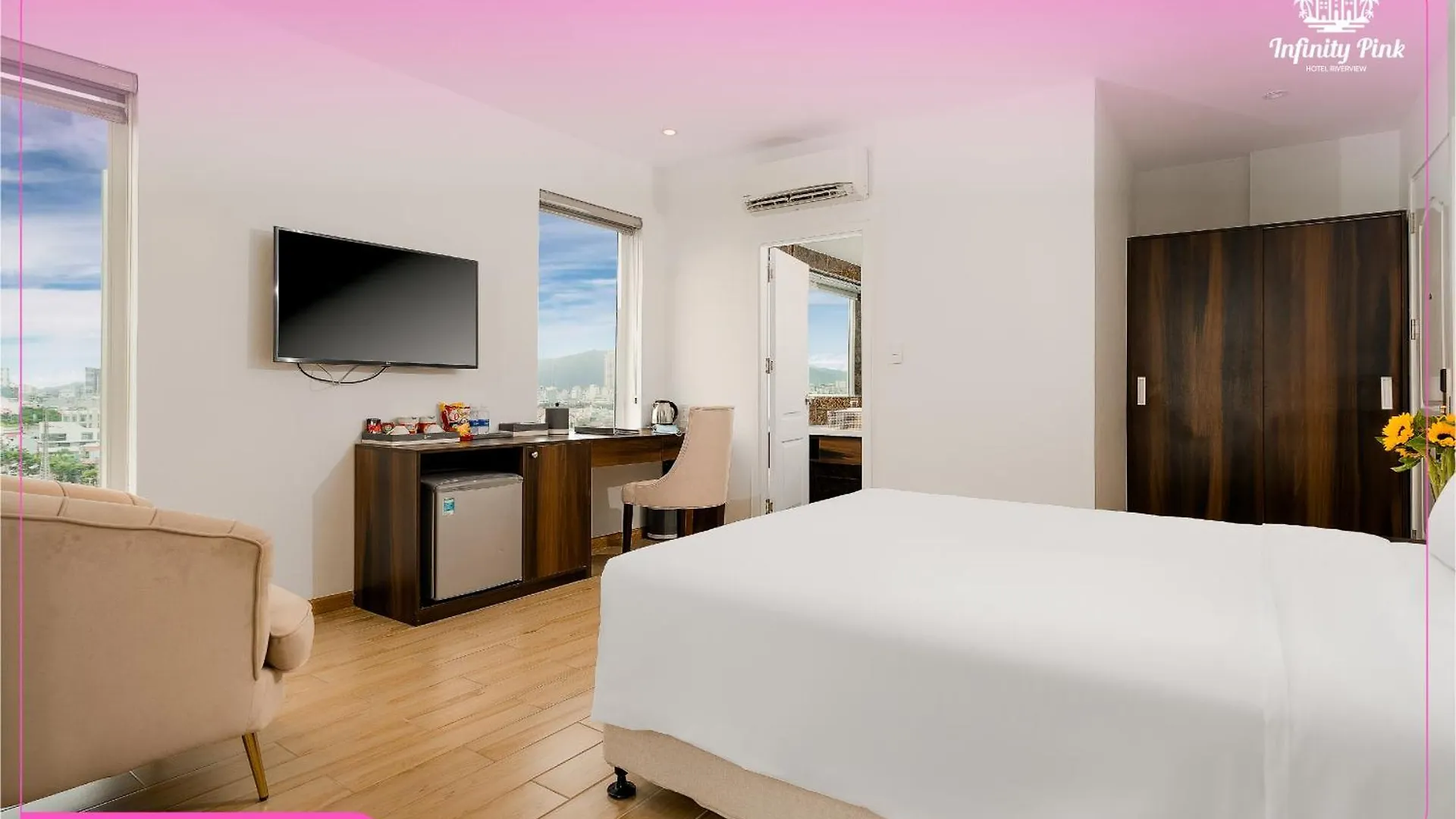 Infinity Pink Hotel Riverview Da Nang Vietnam