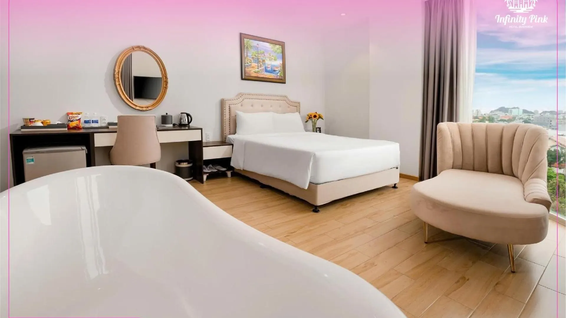 Infinity Pink Hotel Riverview Da Nang 0*,