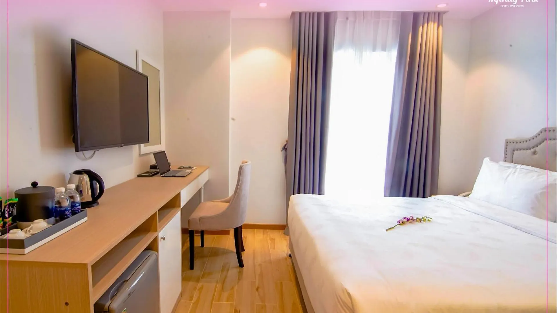 Infinity Pink Hotel Riverview Ντα Νανγκ
